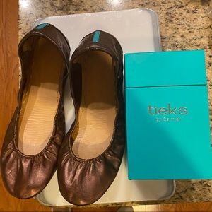 Raspberry Truffle Tieks